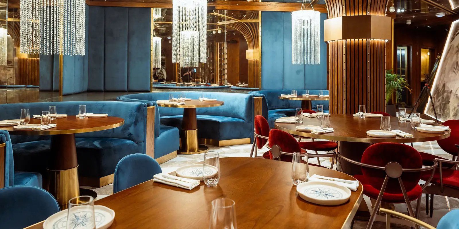 Dining booths at Uncut