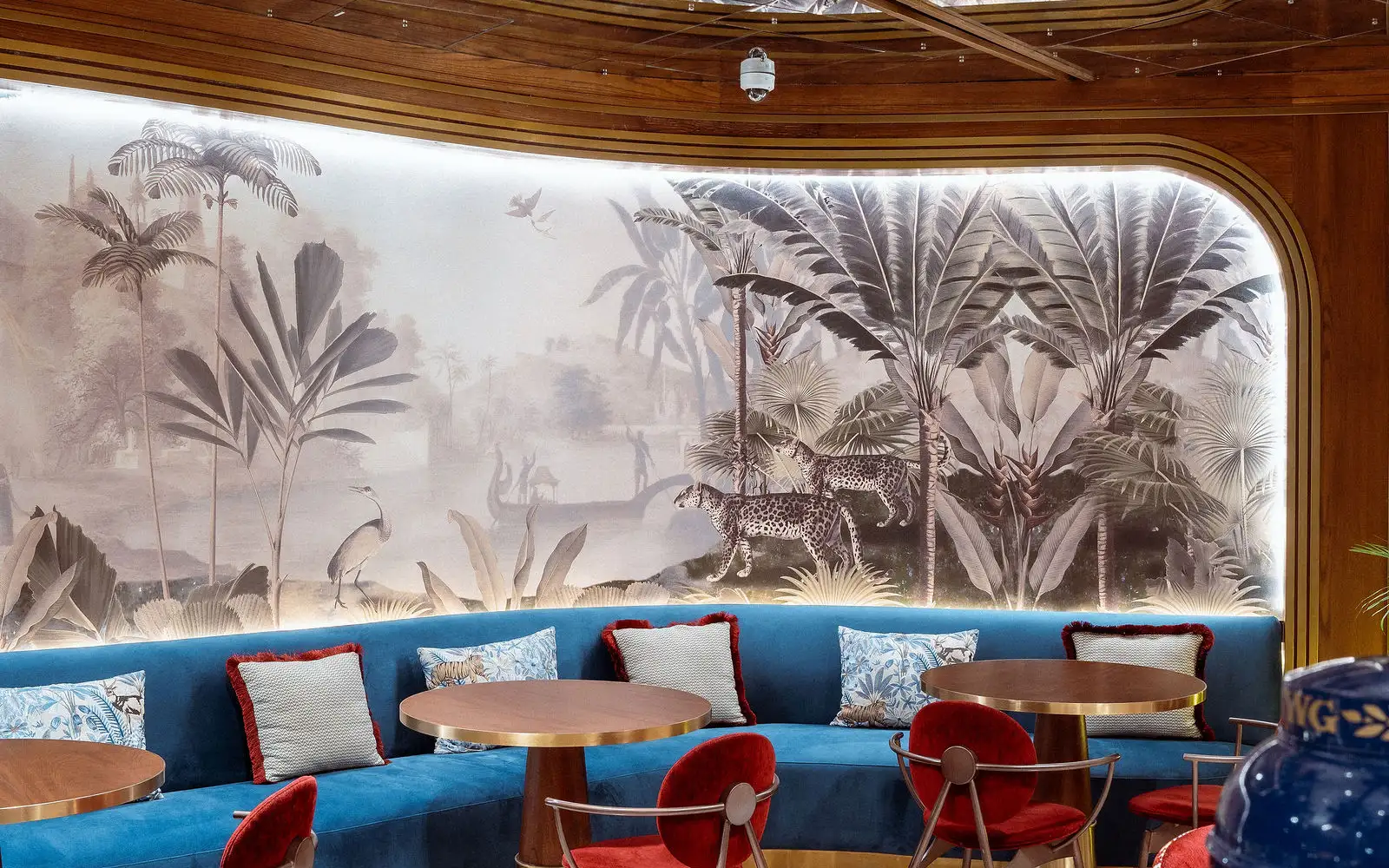 Uncut dining room